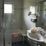 فندق روستيكا 4*