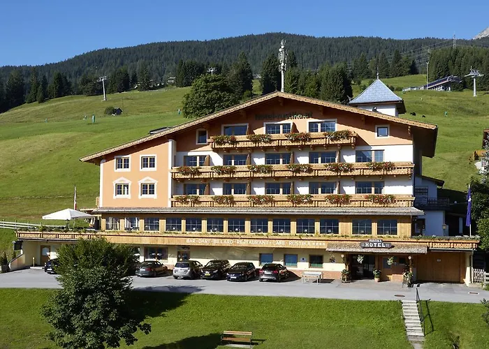 罗斯蒂卡酒店 4* 莱尔莫斯